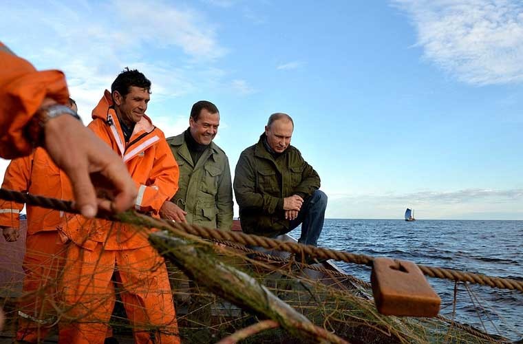 Chum anh bo doi quyen luc Putin-Medvedev tham dao Lipno-Hinh-7